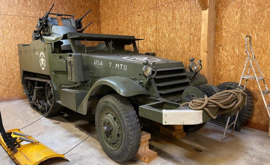 Véhicule à chenille Half-Track