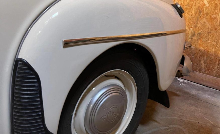 Volvo P444 (Sur demande)