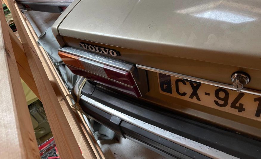Volvo 264 (Sur demande)