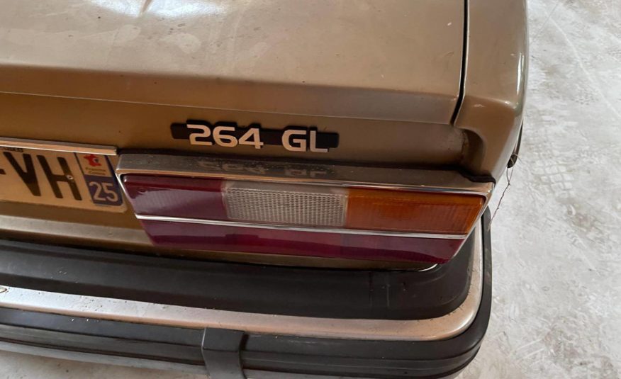 Volvo 264 (Sur demande)