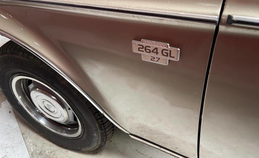 Volvo 264 (Sur demande)