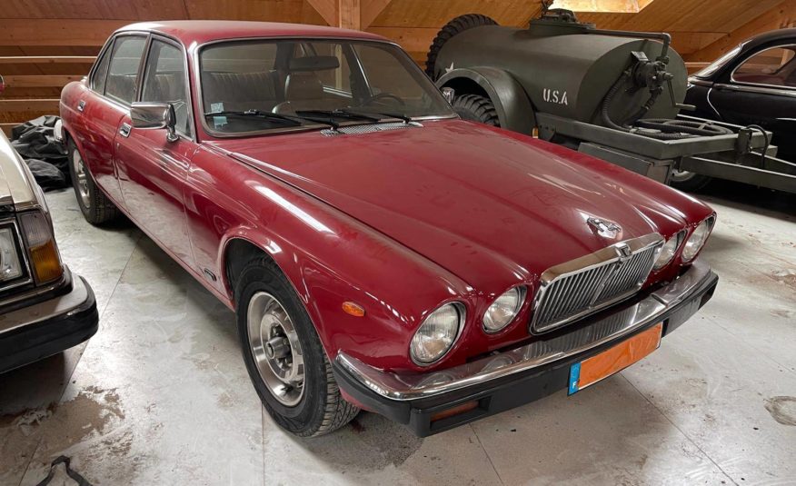 Jaguar XJ6 4.2 (Sur demande)