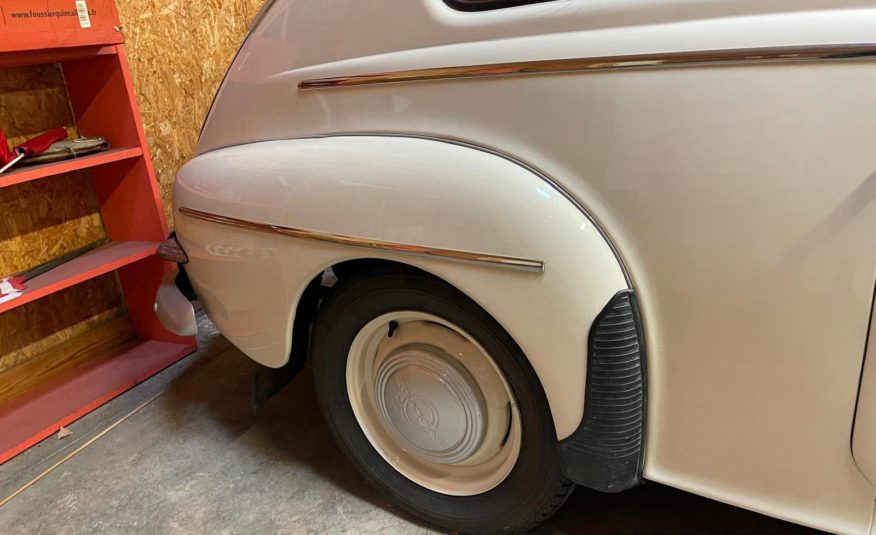 Volvo P444 (Sur demande)