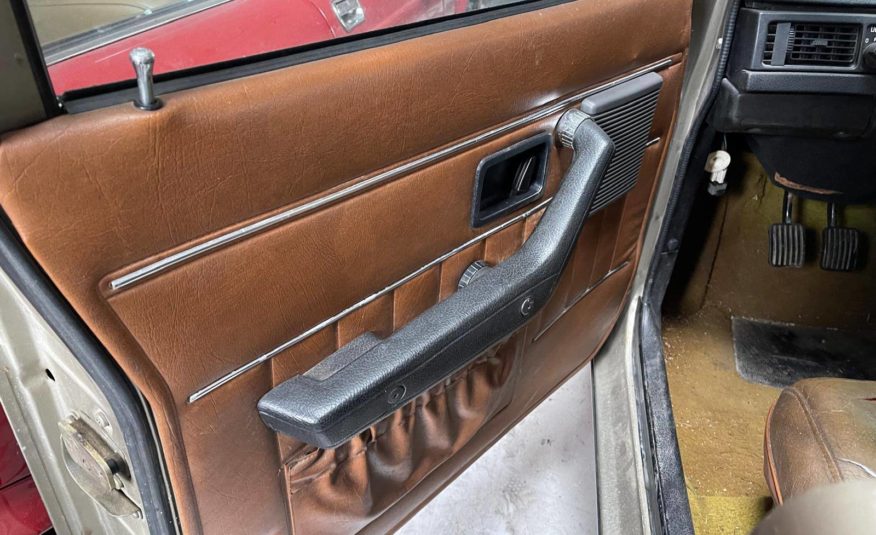 Volvo 264 (Sur demande)