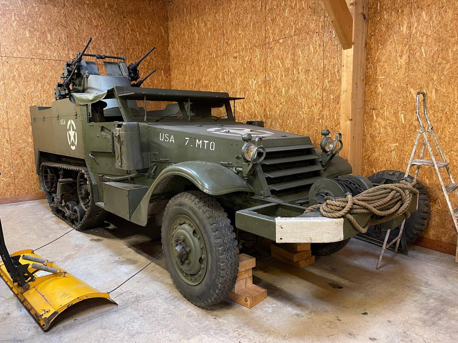 Véhicule à chenille Half-Track