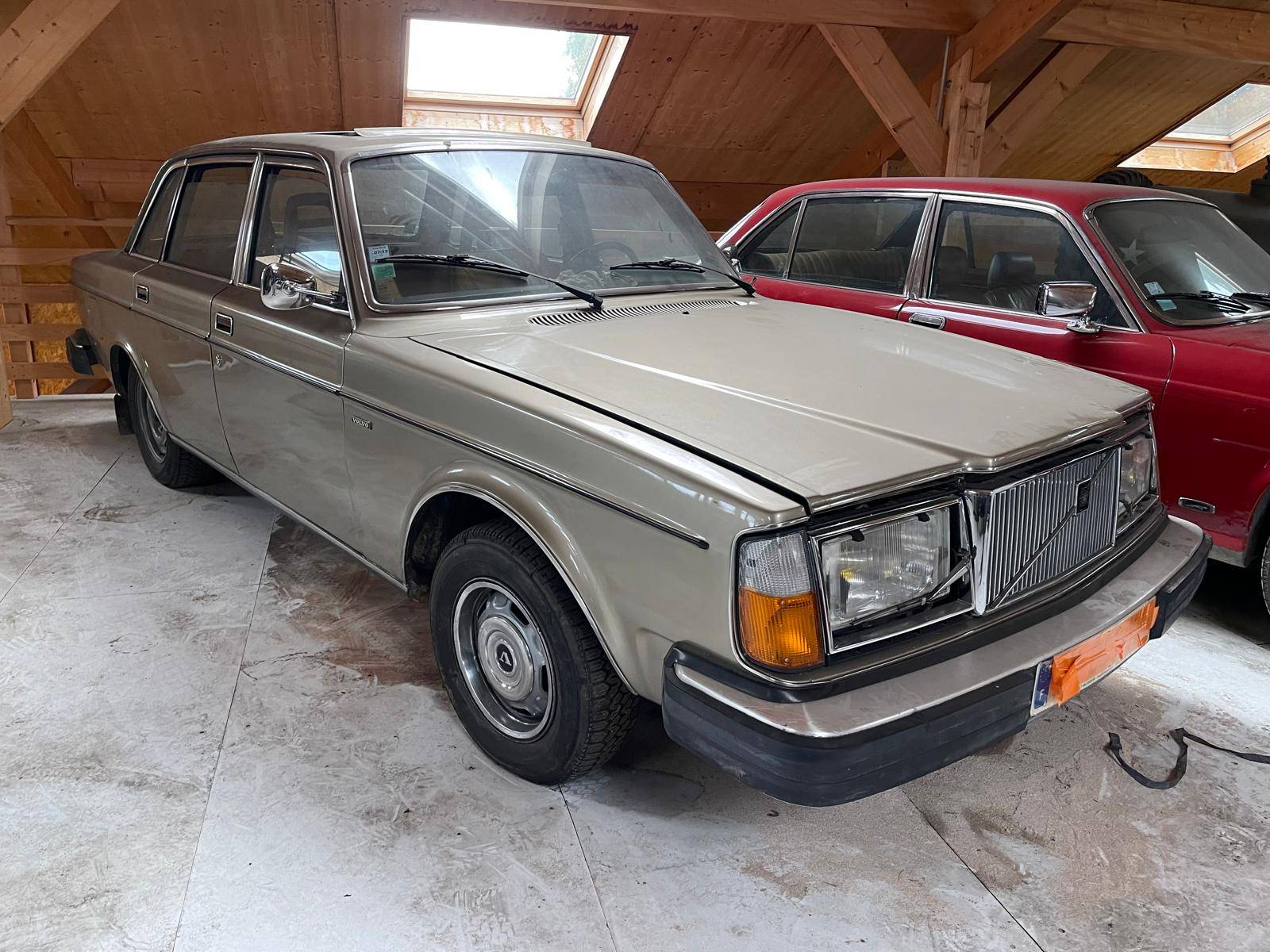 Volvo 264 (Sur demande)