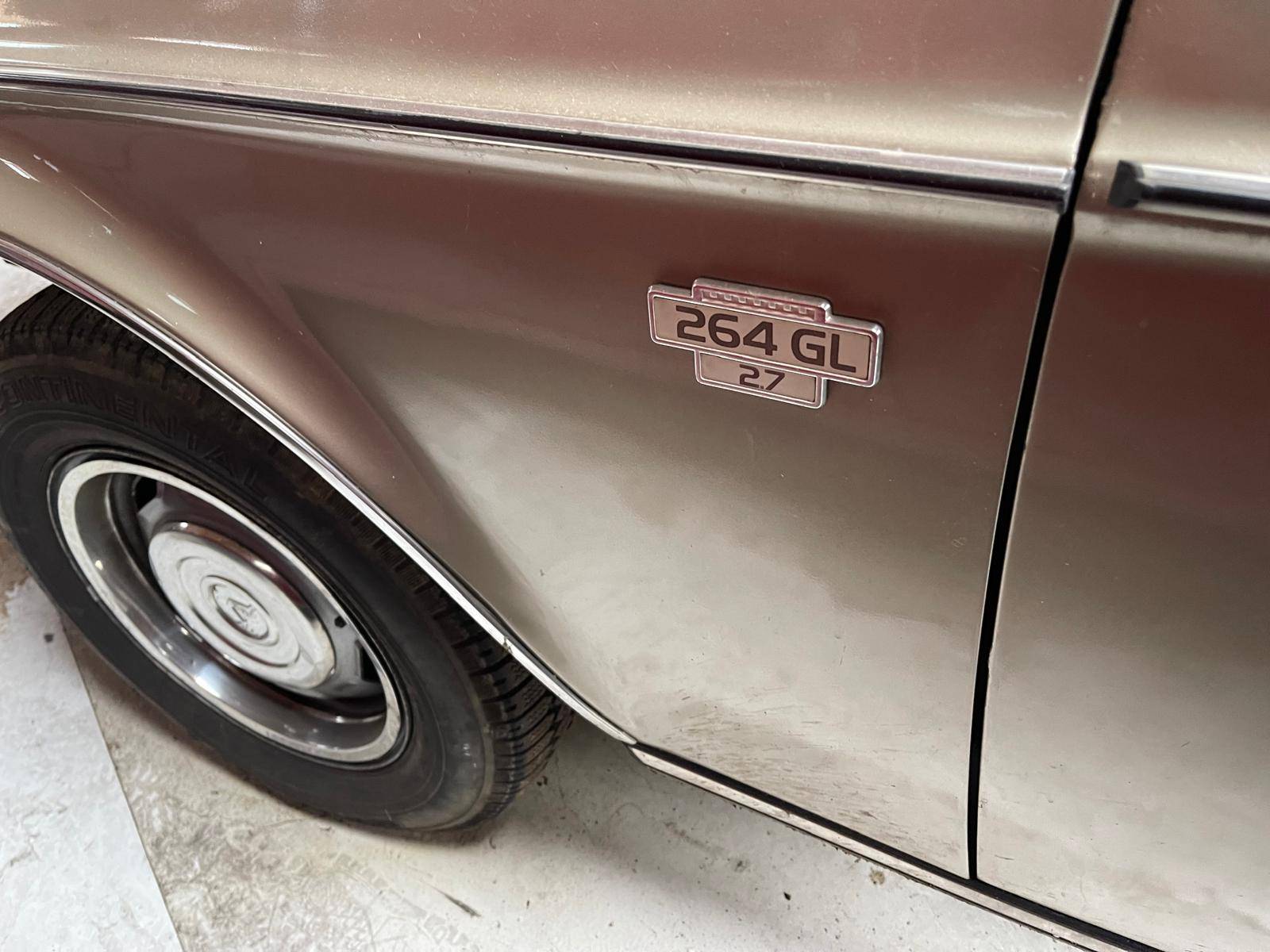 Volvo 264 (Sur demande)